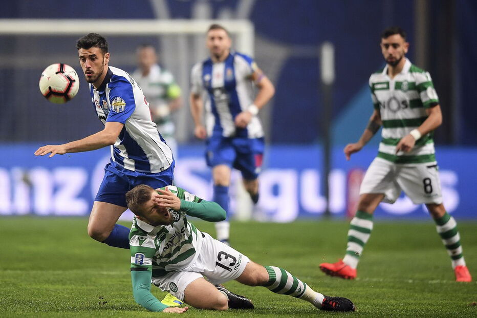 Lance do FC Porto- Sporting da final da Taça da Liga