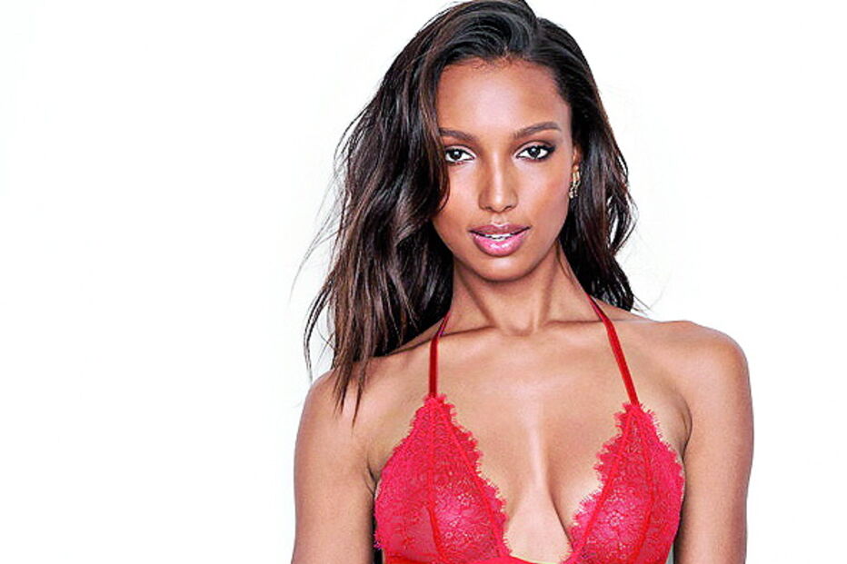 Jasmine Tookes provocadora