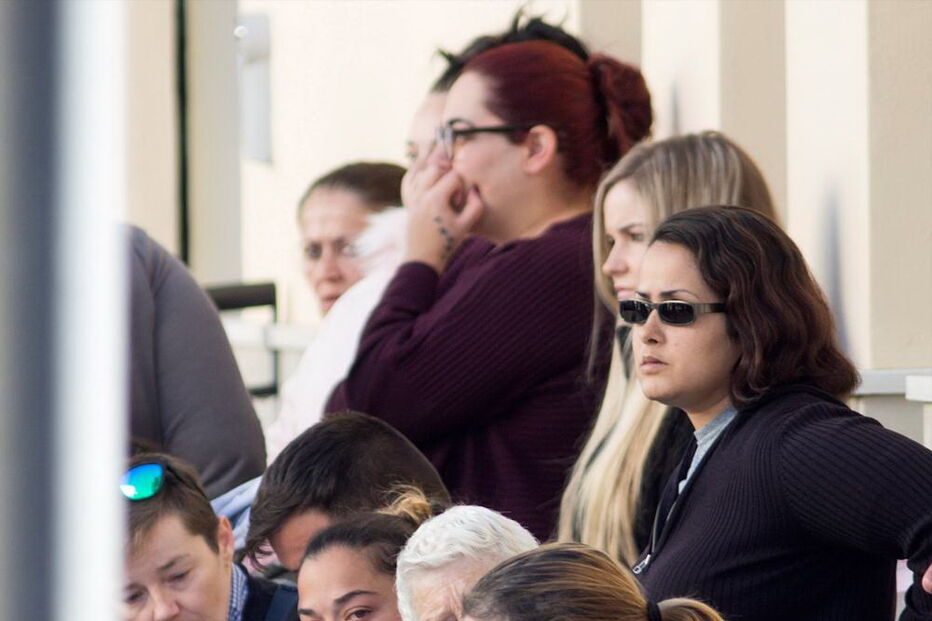 Pais choram a morte de Julen em noite de velório