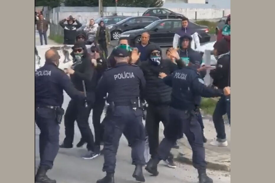 Polícia trava adeptos do Ermesinde