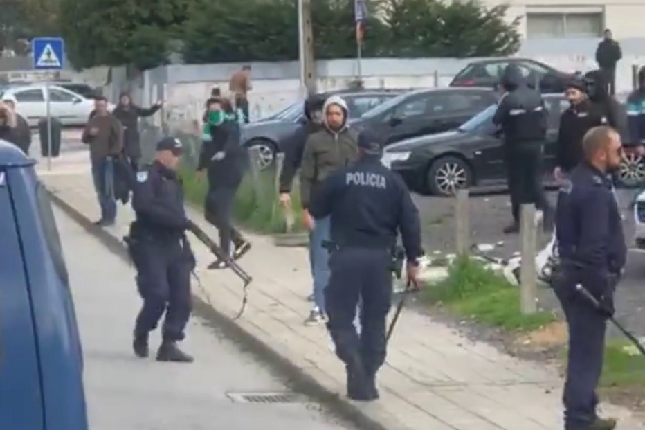 Polícia trava adeptos do Ermesinde que fizeram espera ao autocarro do São Pedro da Cova