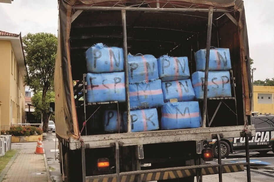 Duas toneladas de droga foram apreendidas