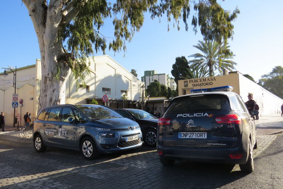 Palmas, flores e balões no último adeus a Julen