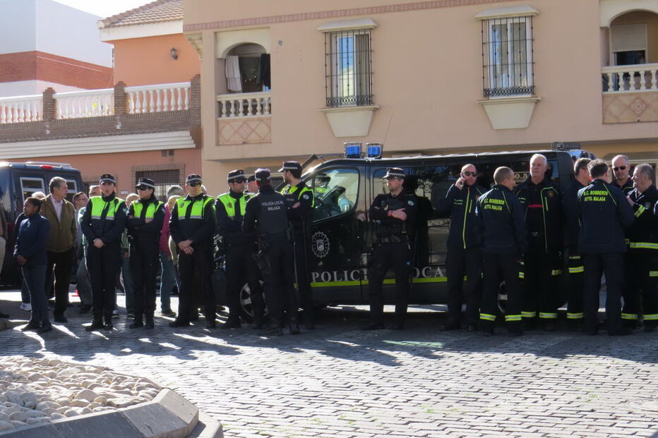 Palmas, flores e balões no último adeus a Julen