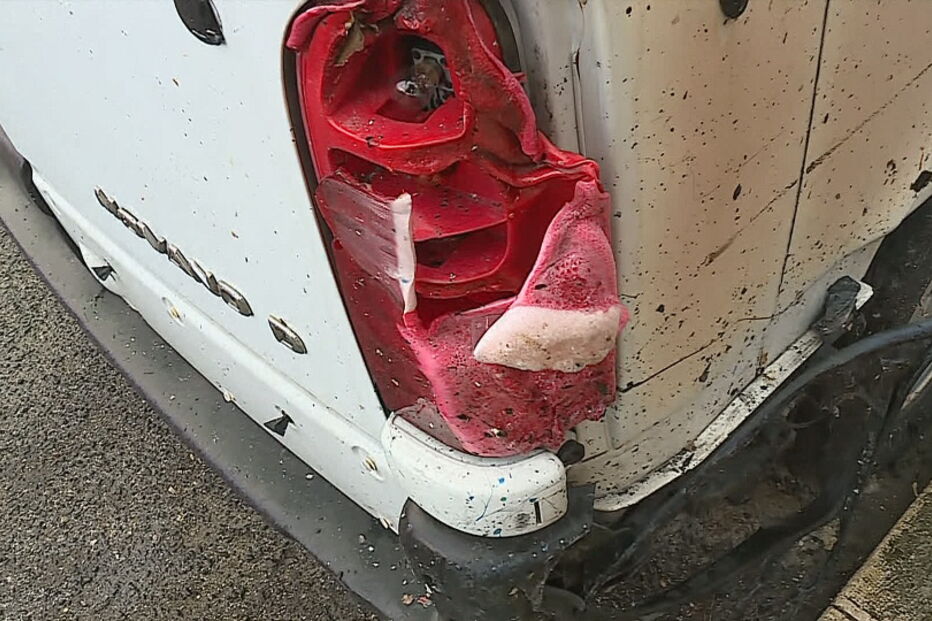 Ecopontos incendiados e um veículo danificado em Agualva, Sintra