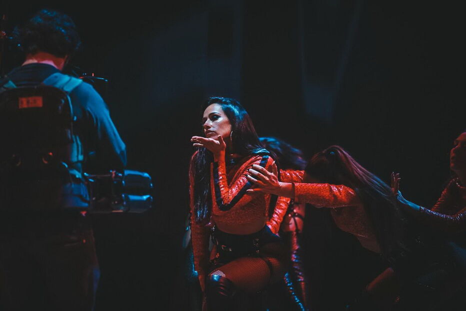 Rita Pereira arrasa com dança sensual     