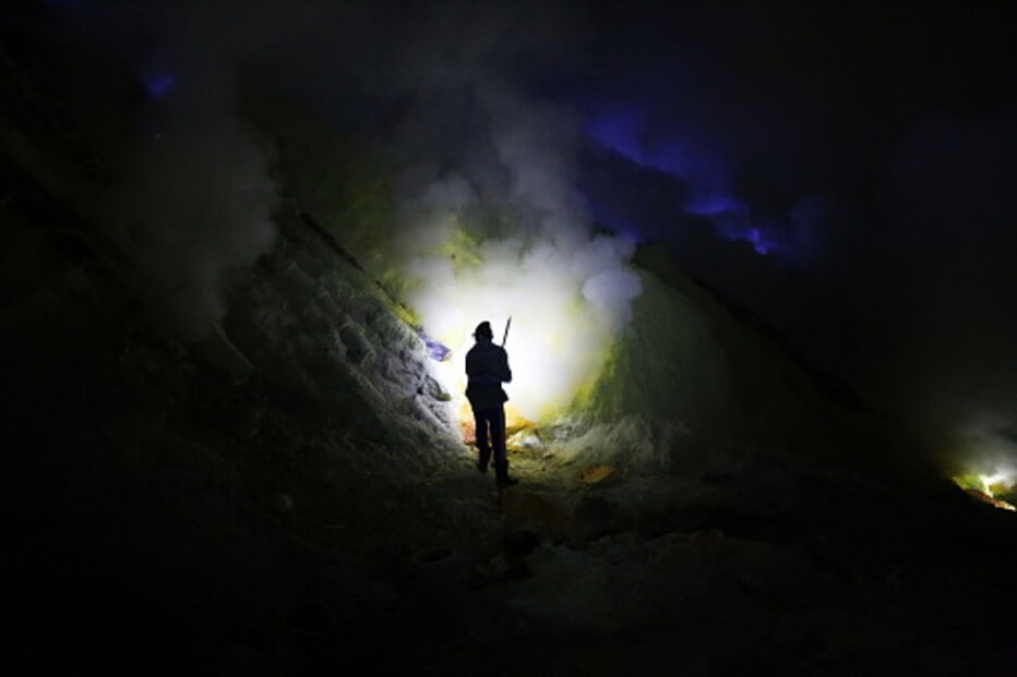 Catorze mineiros desaparecidos após terramoto na Polónia 