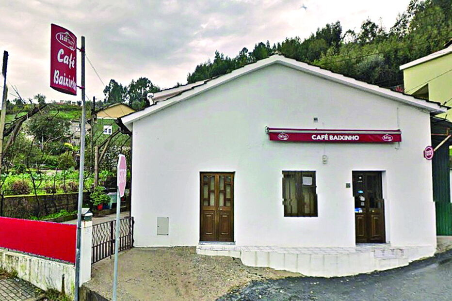 Dupla armada rouba 500 euros de tasca 