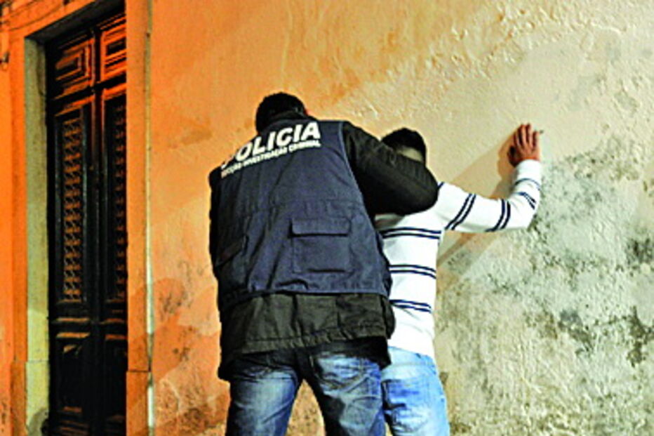 Homem detido por 11 assaltos a casas em Lisboa 