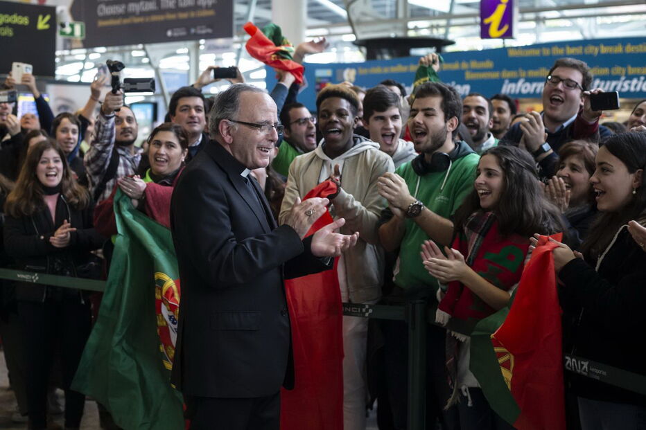 Chegada ao aeroporto de D. Manuel Clemente 