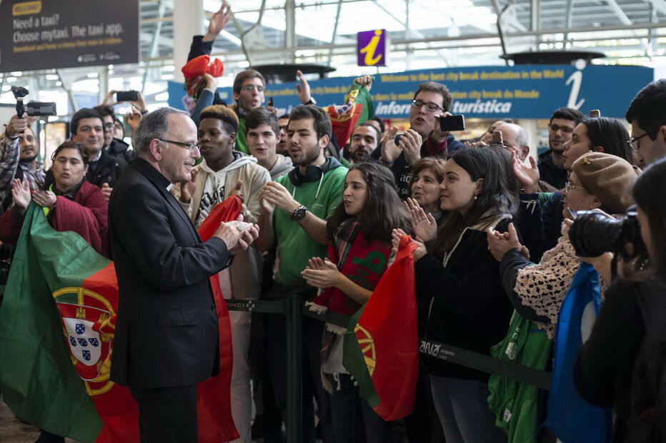 Chegada ao aeroporto de D. Manuel Clemente 