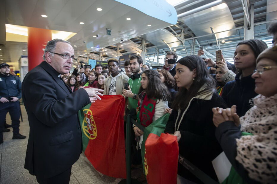 Chegada ao aeroporto de D. Manuel Clemente 