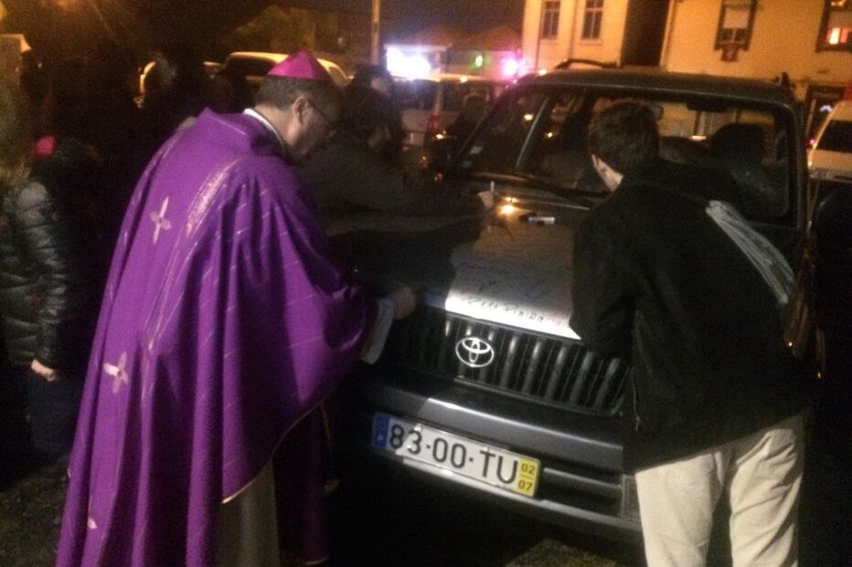 Bispo do Porto ofereceu jipe que a diocese vai entregar à Guiné-Bissau para ajudar o trabalho dos missionários   