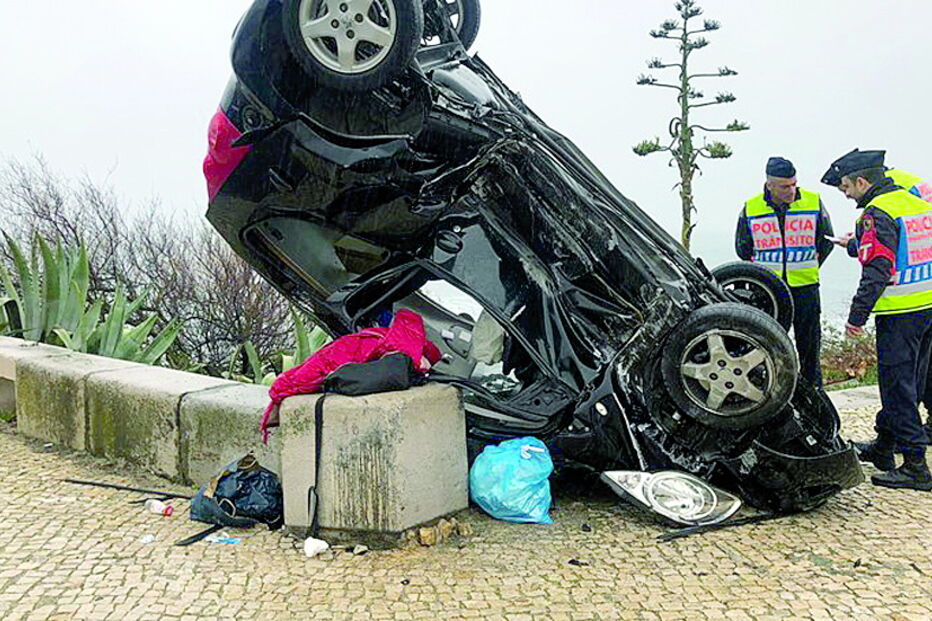 Jovem de 22 anos morreu num despiste de carro, na avenida Marginal