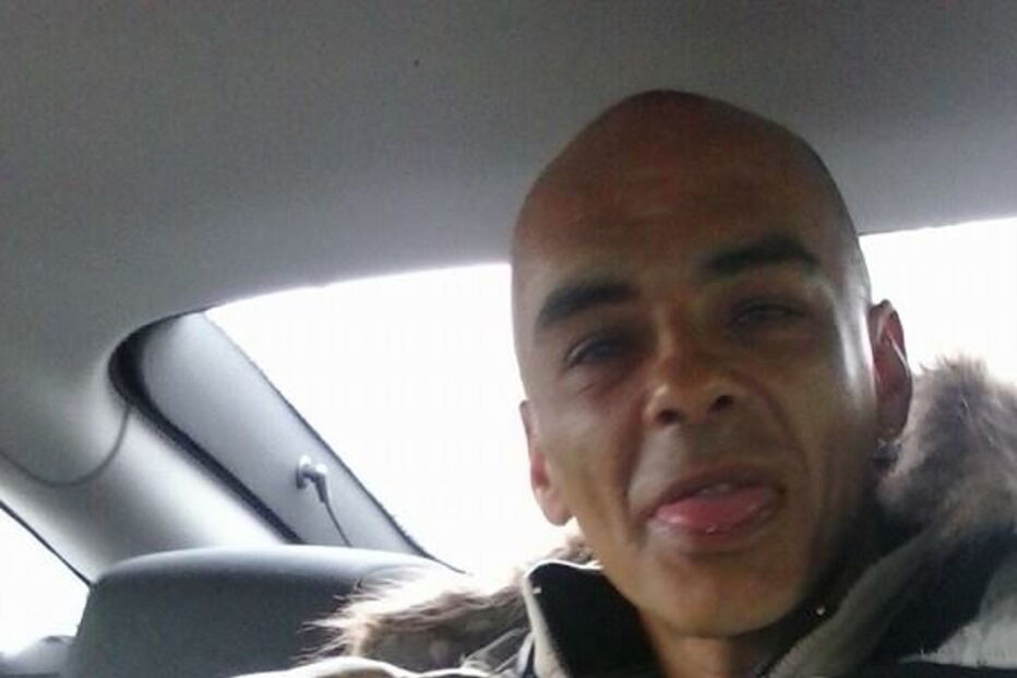 Homem fica com o pénis do tamanho de uma garrafa de vinho após ato sexual