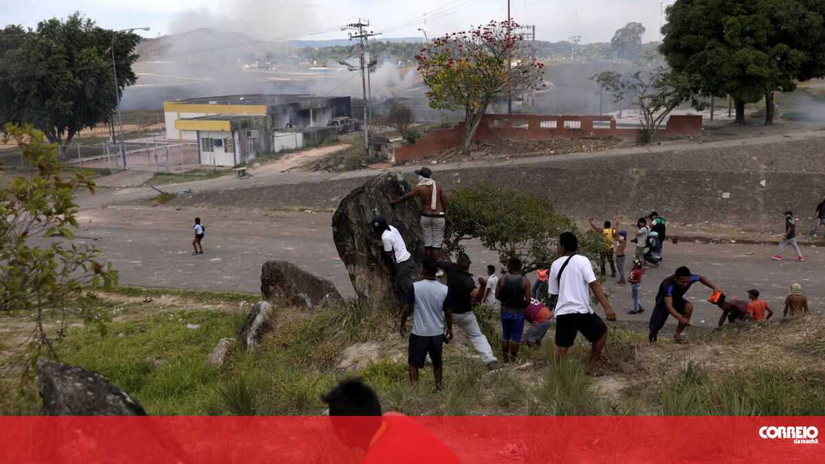 Exército da Venezuela entra em confronto com manifestantes na