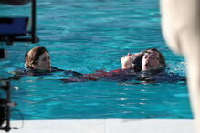 Anabela Teixeira, Mafalda Castro e António Cerdeira nas gravações da telenovela 'Alguém Perdeu', da CMTV