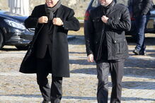 Marques Mendes e Marco António Costa no funeral do pai de Pedro Passos Coelho