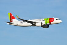 O avião A321 com as cores da TAP
