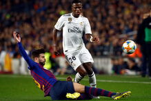 Duelo espanhol entre Barcelona e Real Madrid acaba empatado