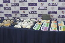 Droga apreendida no Bairro do Aleixo, no Porto