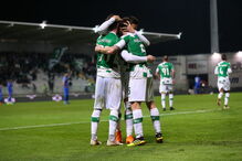 Jogadores do Moreirense celebram golo marcado ao FC Porto
