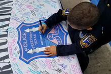 Menina de seis anos com cancro realiza sonho de ser polícia