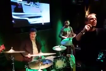 Bruno de Carvalho toca bateria em bar de Lisboa