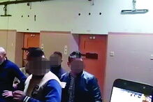 Presos dão festa em direto no Facebook