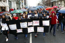 Centenas marcharam em silêncio em Lisboa para homenagear vítimas de violência doméstica