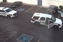 Homem atingido com taser na zona genital durante detenção 