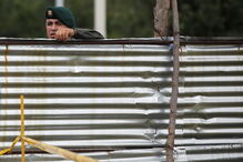 Venezuelanos na fronteira com a Colômbia