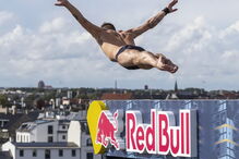 'Red Bull Cliff Diving' regressa aos Açores com saltos do ilhéu da Vila Franca do Campo
