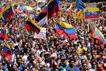 Marcha contra o governo de Nicolás Maduro marcada por alegria e esperança  