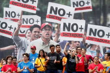 Marcha contra o governo de Nicolás Maduro marcada por alegria e esperança  