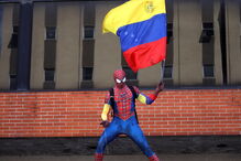 Marcha contra o governo de Nicolás Maduro marcada por alegria e esperança  