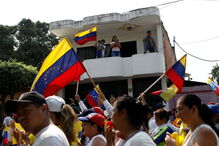 Marcha contra o governo de Nicolás Maduro marcada por alegria e esperança  