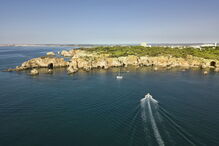 Três hotéis vão nascer entre o Vau e a Prainha em Portimão  