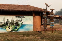 Mural no quartel que alberga as tropas portuguesas na República Centro-Africana