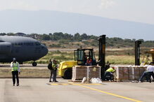 Primeiro avião dos EUA com ajuda humanitária já aterrou na fronteira com a Venezuela