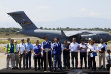Primeiro avião dos EUA com ajuda humanitária já aterrou na fronteira com a Venezuela
