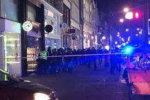 Três jovens esfaqueados à porta de discoteca no centro de Londres