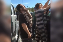 Salvam bebé trancado em carro enquanto prestam serviço comunitário