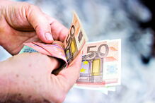 Prestação média é de 244 euros  