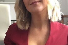 Invade casa do ex-namorado para lhe apagar 'nudes' do telemóvel