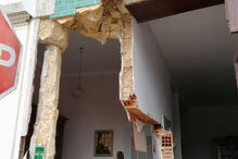 Camião destrói casa em Sata Maria da Feira