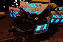 Carros da PSP ficaram muito danificados após acidente em Setúbal