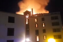 Homem encurralado em prédio em violento incêndio na Madeira