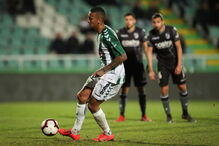 Vitória de Guimarães fica a cinco pontos do Moreirense ao empatar em Setúbal