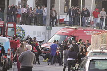 Vítimas foram atropeladas, sábado, em frente à sede do Moto Clube 